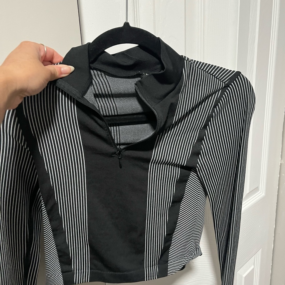 Athletic Black and White Striped Zip-Up Top